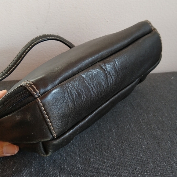 ili Genuine Leather Multi Compartment Crossbody Bag Leopard Interior Black - Picture 7 of 7